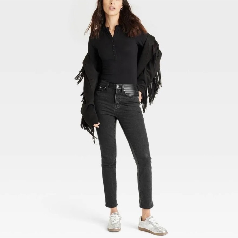 Universal Thread Target Mid Rise 80s Slim Two Tone Black Jeans Faux Leather 2R - Picture 2 of 6